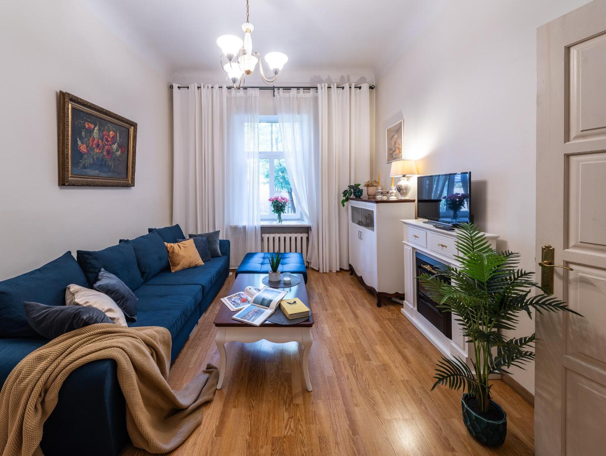 Dzīvoklis Alunana Premium & Fireplace In Art Nouveau District, 63 Sqm, 1870s, Self Check-in Riga