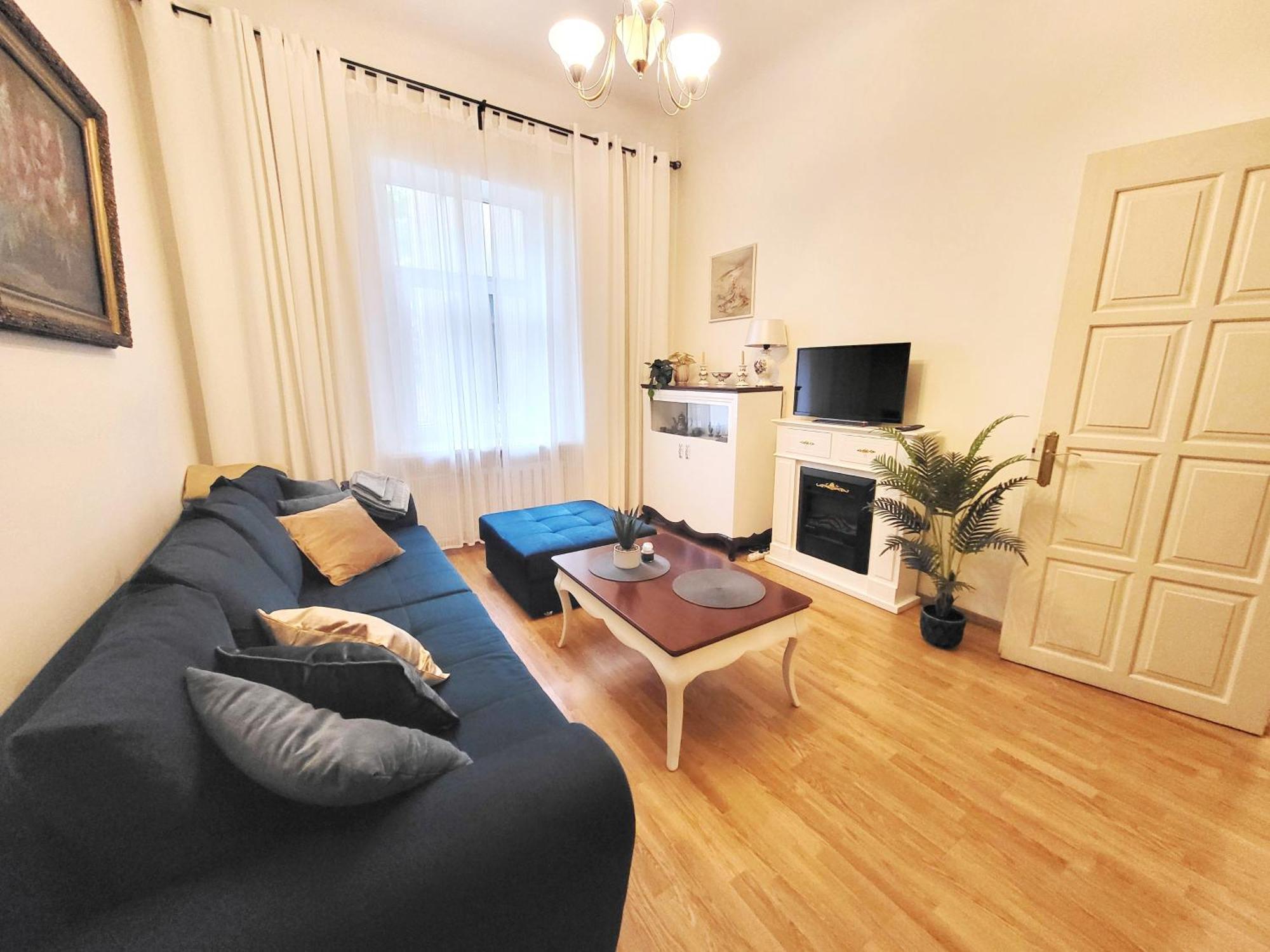 Alunana Premium & Fireplace In Art Nouveau District, 63 Sqm, 1870s, Self Check-in Dzīvoklis Riga