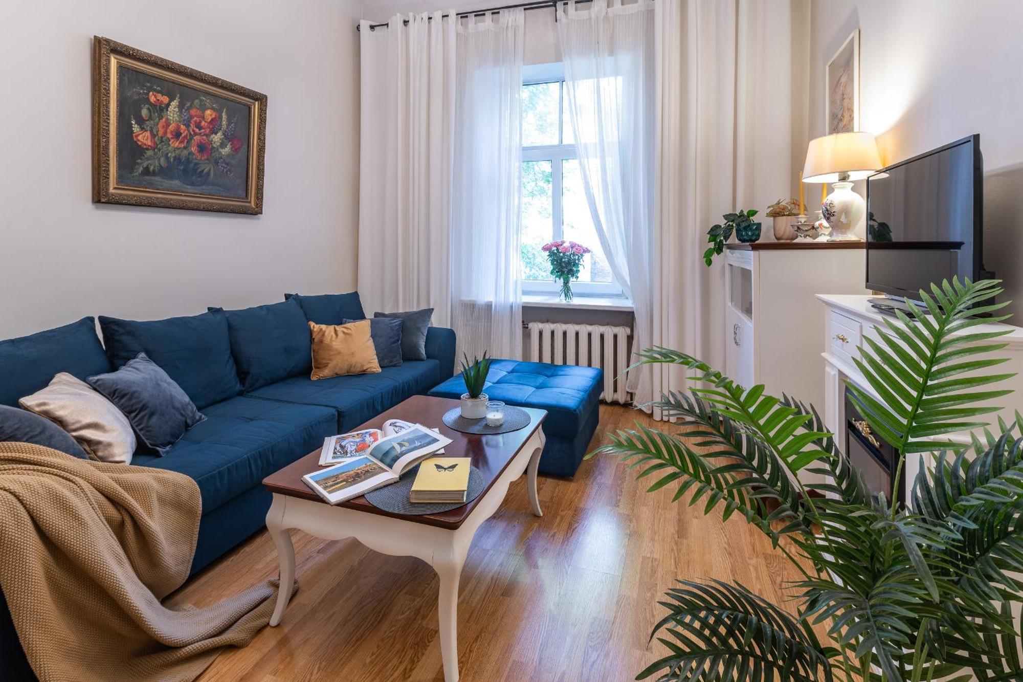 Dzīvoklis Alunana Premium & Fireplace In Art Nouveau District, 63 Sqm, 1870s, Self Check-in Riga